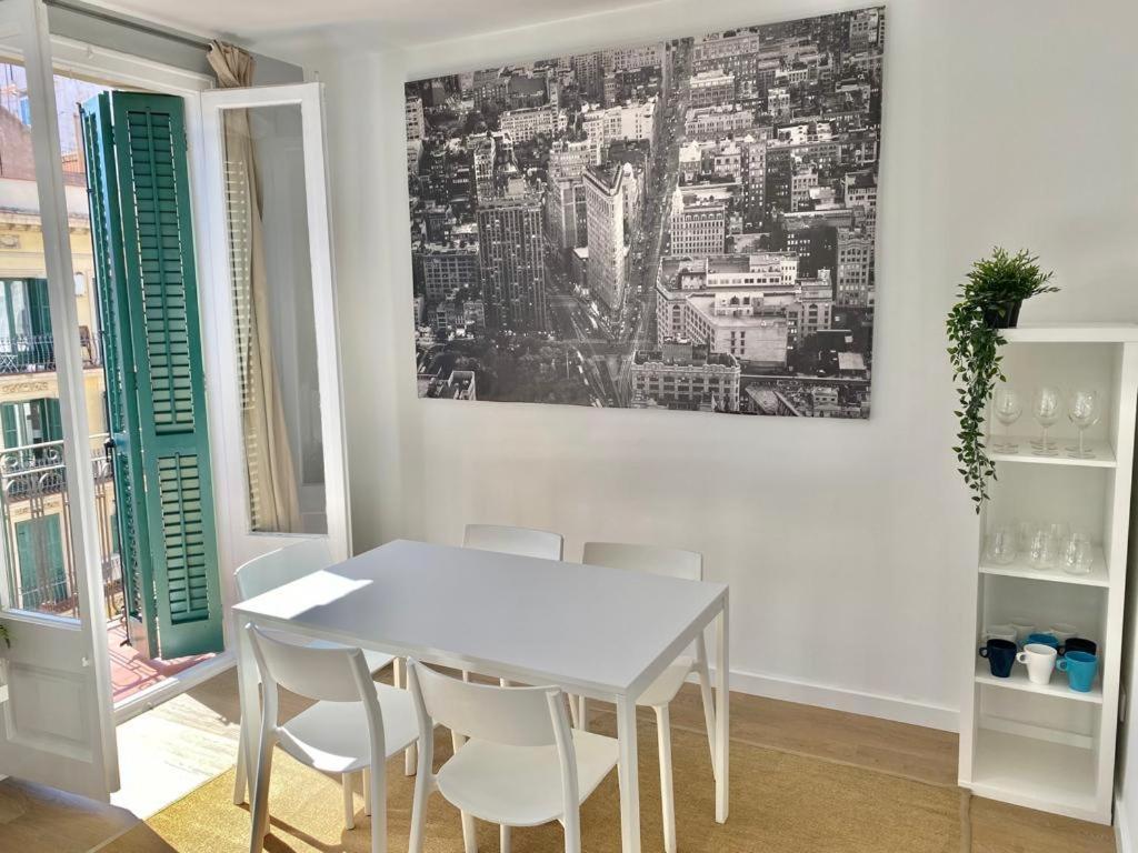 2 Bdr Eixample Apartment — Photos 2